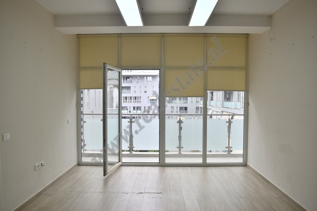 Office spaces for rent in Komuna e Parisit area in Tirana.&nbsp;
The office it is positioned on the